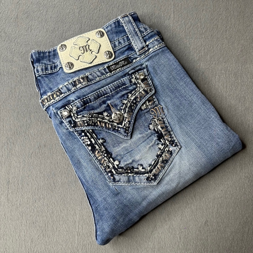 Miss Me Capri Jeans Women 31 Blue Mid Rise Embellished Distressed MP8326P